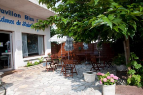  Le Pavillon Bleu Hotel Restaurant  Руайян